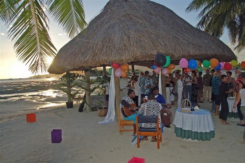 Rally Party on the Beach © Peter Seymour
